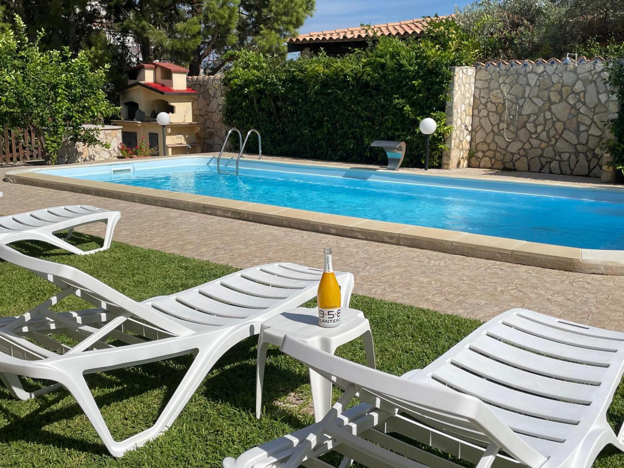 Villa Villino Giulia Altavilla Milicia Exterior foto